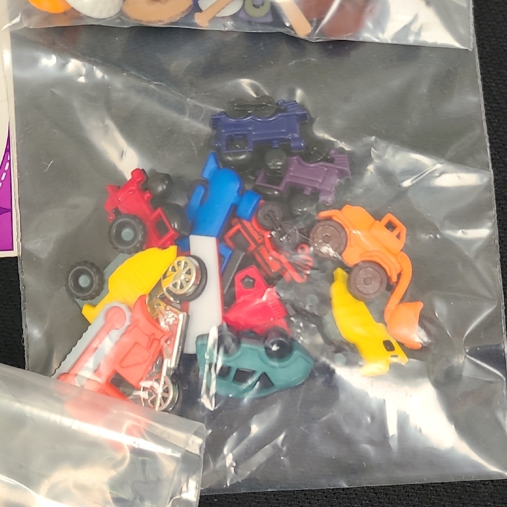 Assorted Craft Button Lot - Picture 9 of 16